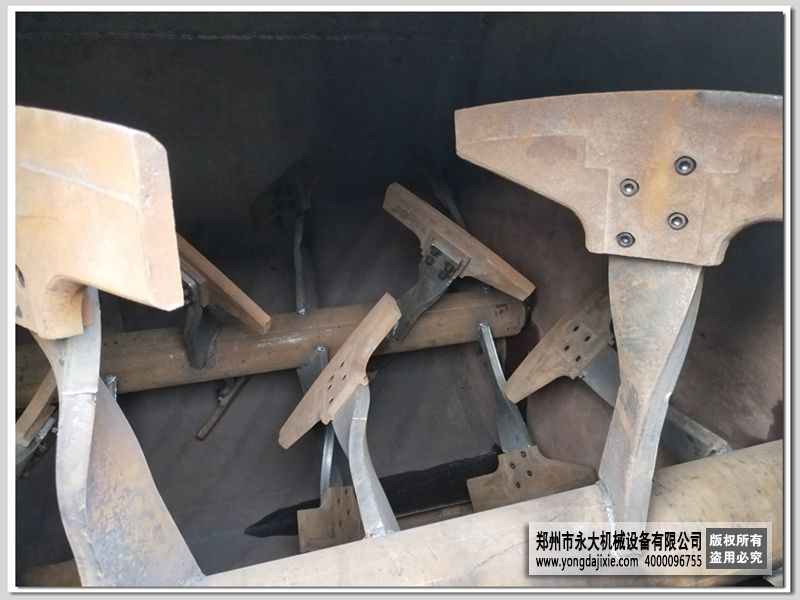 10立方雙軸無重力混合機內(nèi)部構造